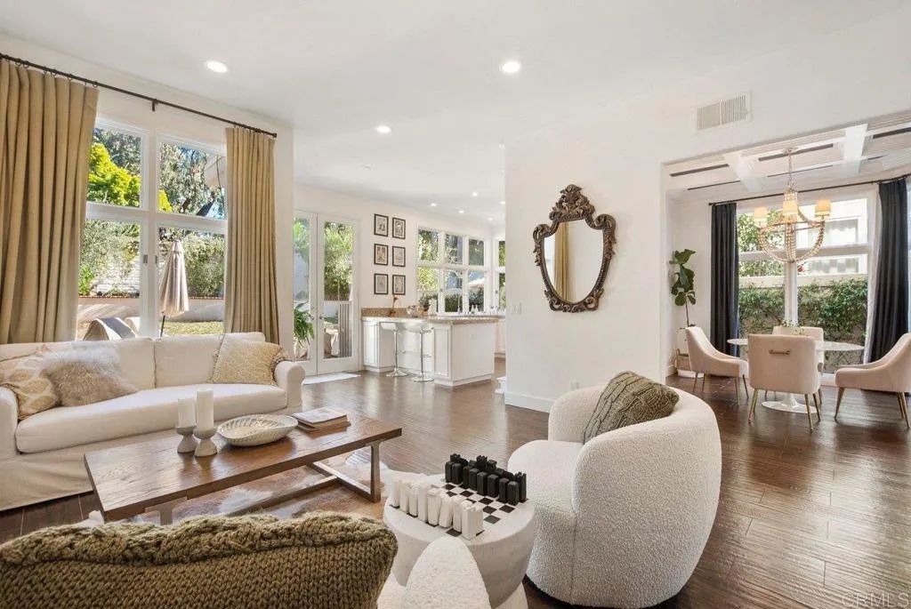 9749 Keeneland Row, La Jolla, CA 92037