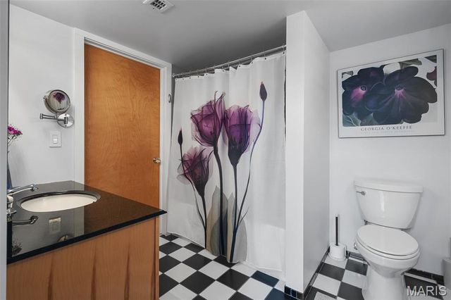 4242 Laclede Avenue 106, St Louis, MO 63108