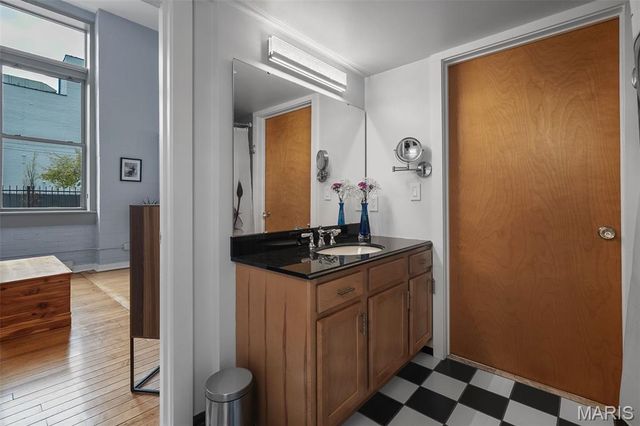 4242 Laclede Avenue 106, St Louis, MO 63108