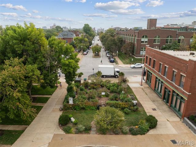 4242 Laclede Avenue 106, St Louis, MO 63108