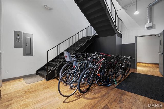 4242 Laclede Avenue 106, St Louis, MO 63108