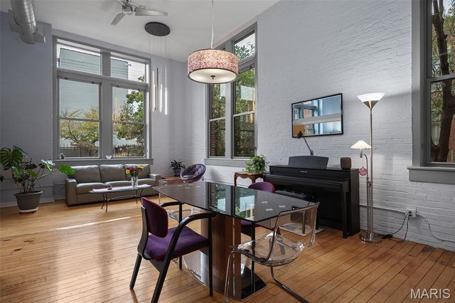 4242 Laclede Avenue 106, St Louis, MO 63108