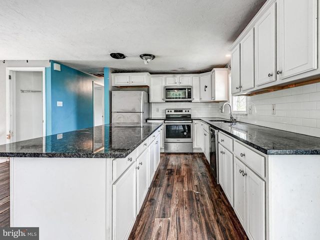 350 WEST AVE, Red Lion, PA 17356