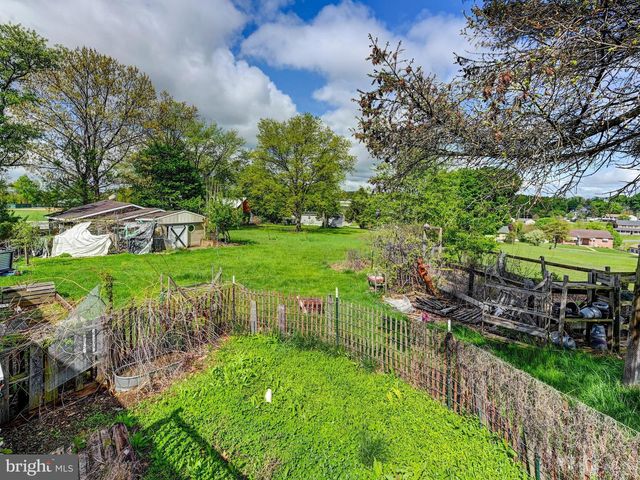 350 WEST AVE, Red Lion, PA 17356