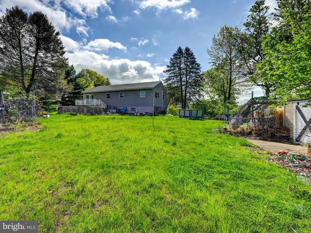 350 WEST AVE, Red Lion, PA 17356