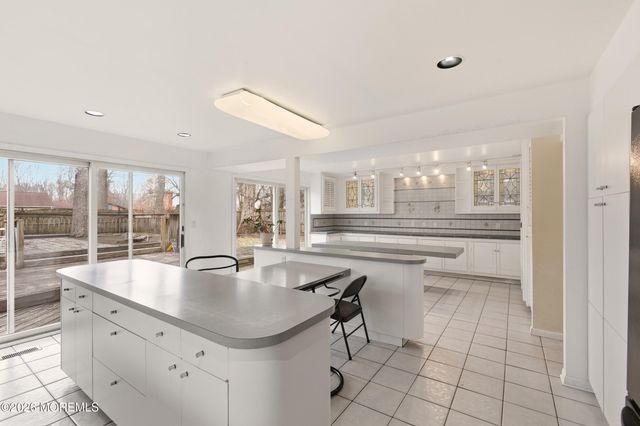 31 Chelsea Road, Jackson, NJ 08527