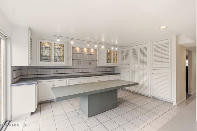 31 Chelsea Road, Jackson, NJ 08527