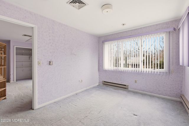 31 Chelsea Road, Jackson, NJ 08527