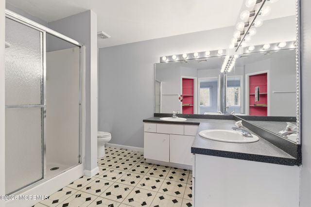 31 Chelsea Road, Jackson, NJ 08527