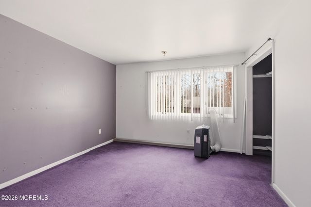 31 Chelsea Road, Jackson, NJ 08527