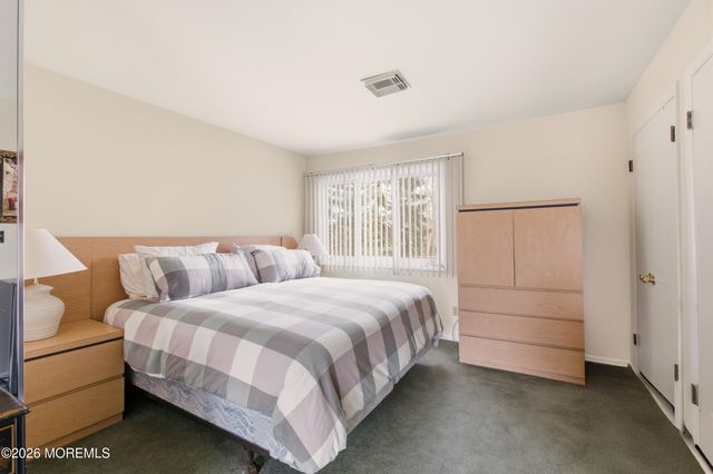 31 Chelsea Road, Jackson, NJ 08527