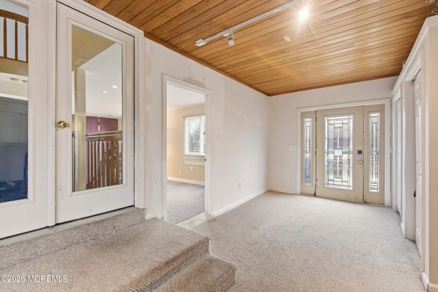 31 Chelsea Road, Jackson, NJ 08527