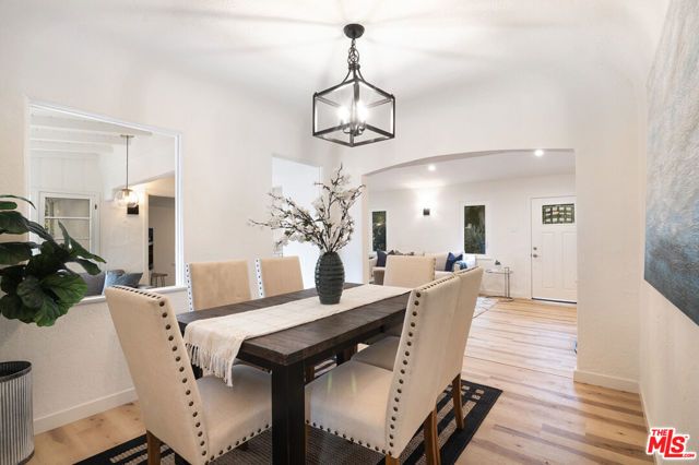 15944 Hart Street, Van Nuys (los Angeles), CA 91406