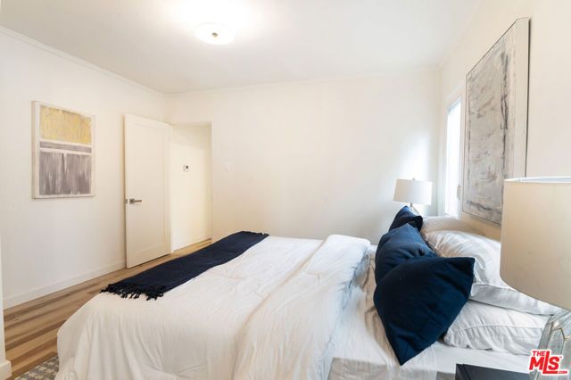 15944 Hart Street, Van Nuys (los Angeles), CA 91406