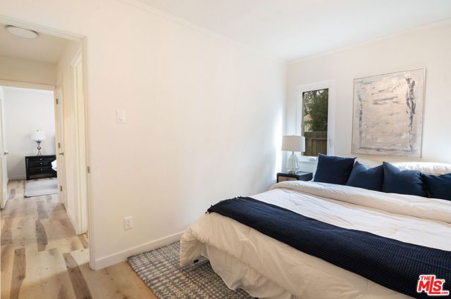 15944 Hart Street, Van Nuys (los Angeles), CA 91406