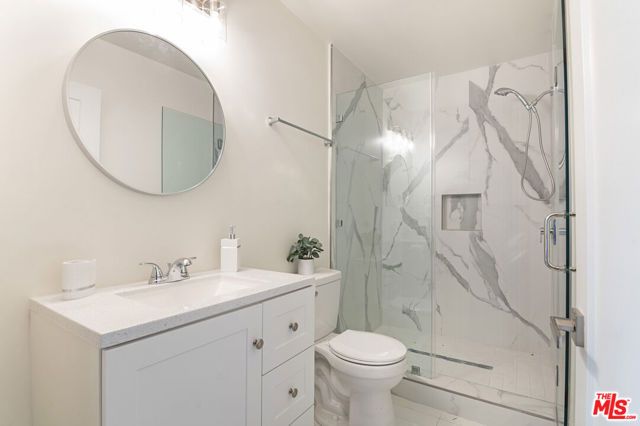 15944 Hart Street, Van Nuys (los Angeles), CA 91406