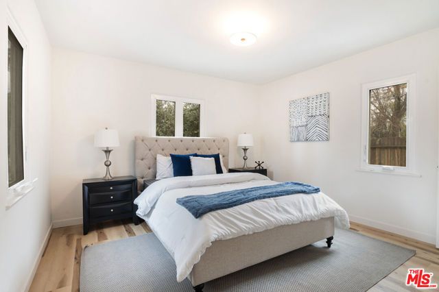 15944 Hart Street, Van Nuys (los Angeles), CA 91406