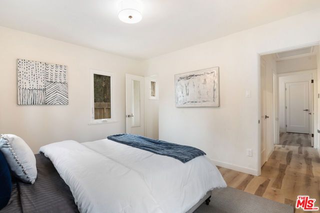 15944 Hart Street, Van Nuys (los Angeles), CA 91406