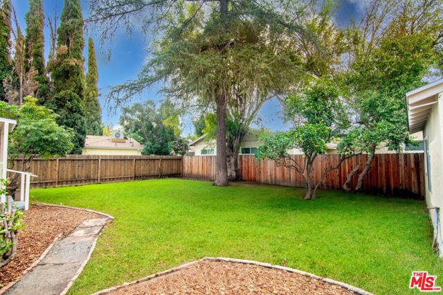 15944 Hart Street, Van Nuys (los Angeles), CA 91406