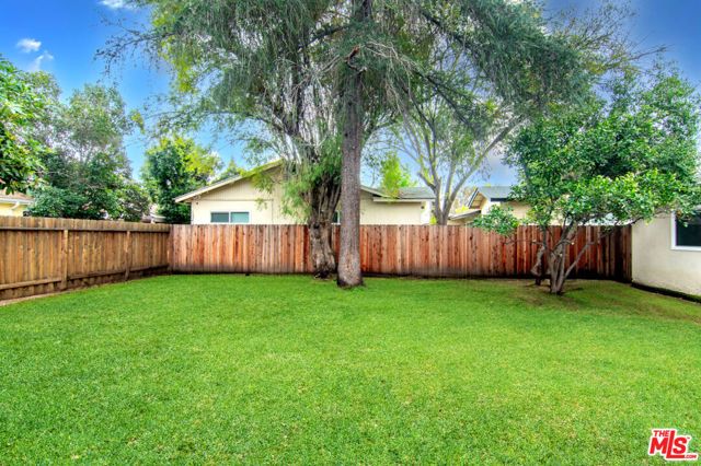 15944 Hart Street, Van Nuys (los Angeles), CA 91406