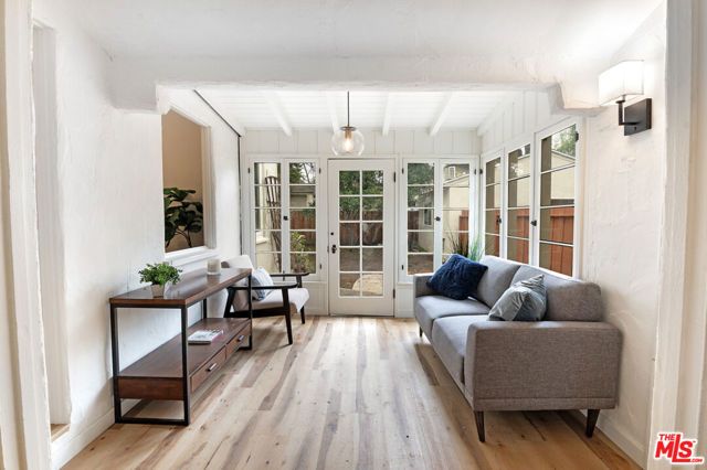 15944 Hart Street, Van Nuys (los Angeles), CA 91406