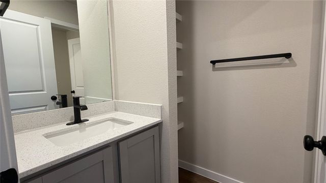 3533 Sahar Lake Dr, Robstown, TX 78380