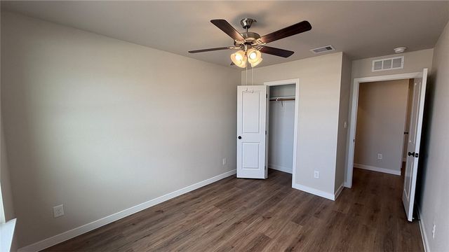 3533 Sahar Lake Dr, Robstown, TX 78380
