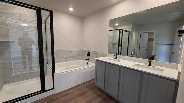 3533 Sahar Lake Dr, Robstown, TX 78380
