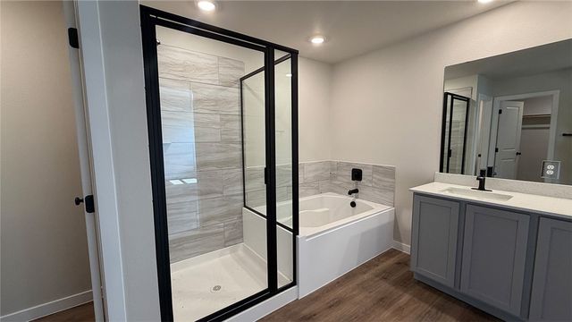 3533 Sahar Lake Dr, Robstown, TX 78380