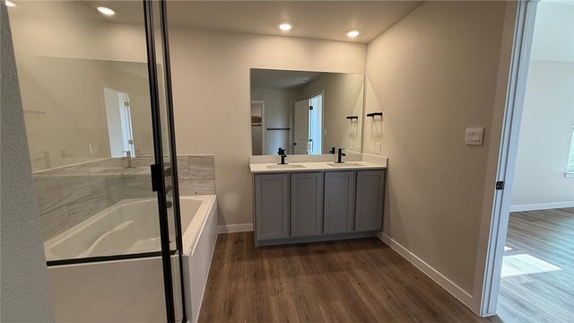 3533 Sahar Lake Dr, Robstown, TX 78380