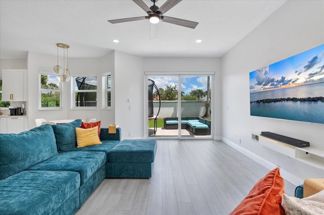 1483 SW 161st Avenue, Pembroke Pines, FL 33027
