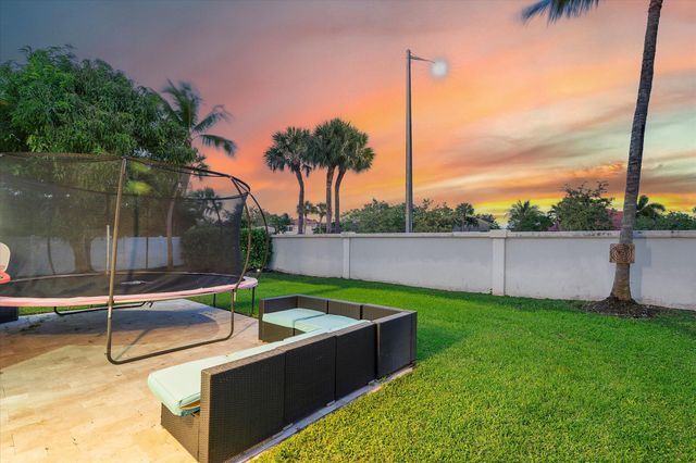 1483 SW 161st Avenue, Pembroke Pines, FL 33027