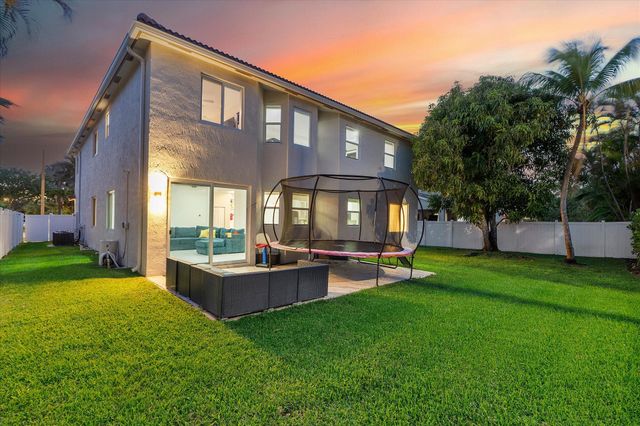 1483 SW 161st Avenue, Pembroke Pines, FL 33027