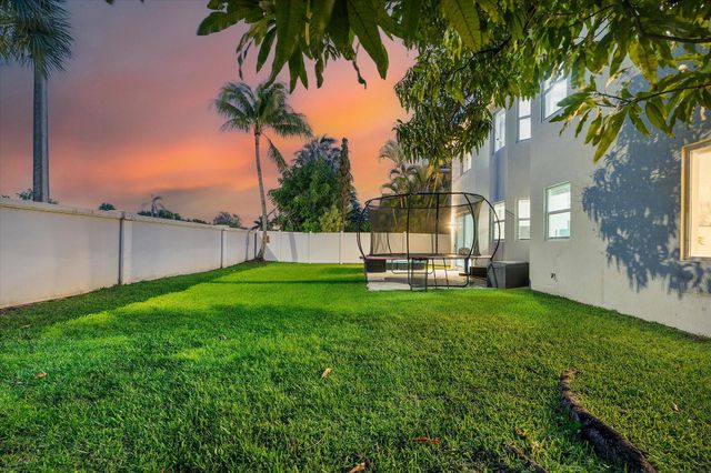 1483 SW 161st Avenue, Pembroke Pines, FL 33027