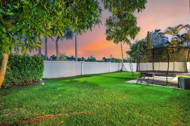 1483 SW 161st Avenue, Pembroke Pines, FL 33027