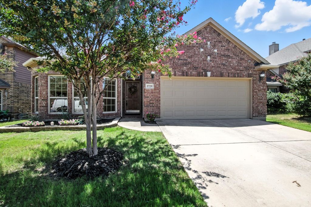 5729 Diamond Valley Drive, Fort Worth, TX 76179