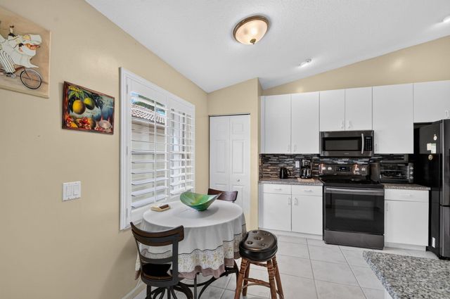 6649 Sun River Road, Boynton Beach, FL 33437