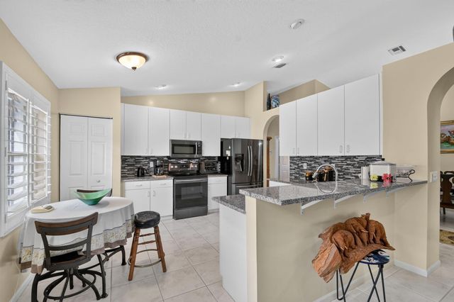 6649 Sun River Road, Boynton Beach, FL 33437