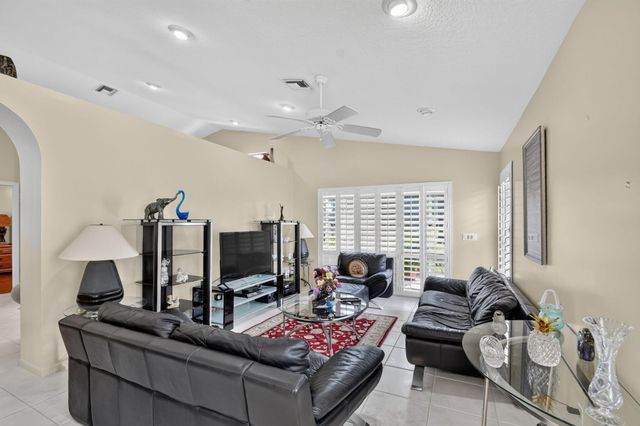 6649 Sun River Road, Boynton Beach, FL 33437