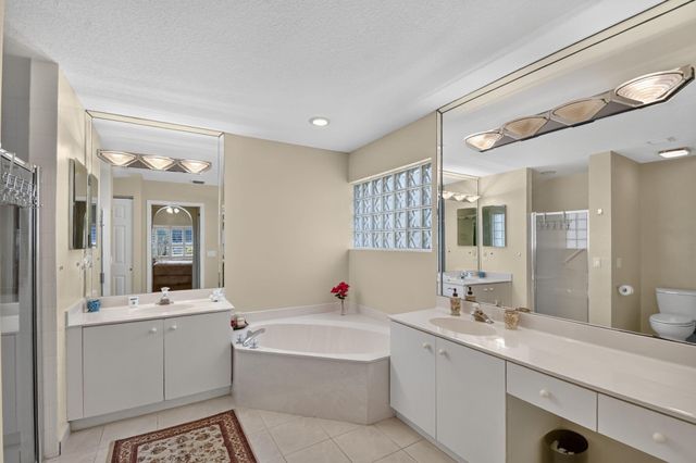 6649 Sun River Road, Boynton Beach, FL 33437