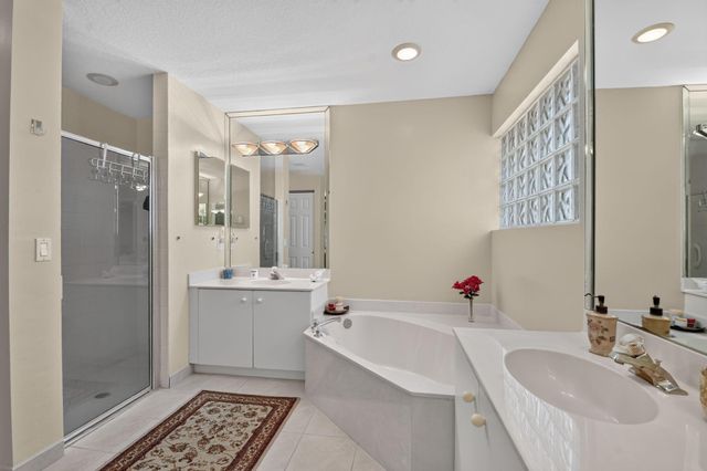 6649 Sun River Road, Boynton Beach, FL 33437