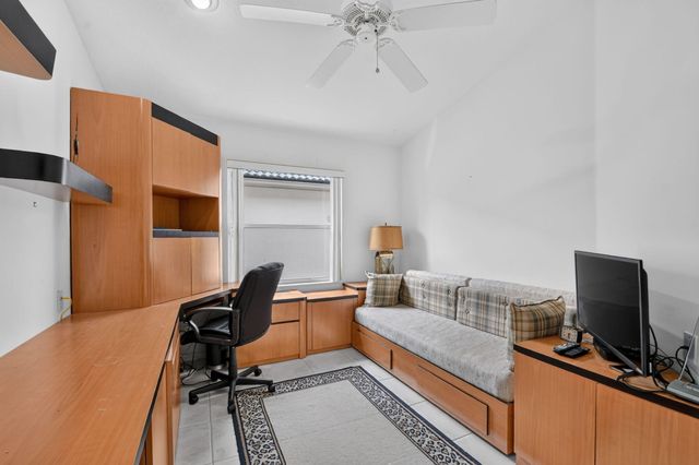 6649 Sun River Road, Boynton Beach, FL 33437