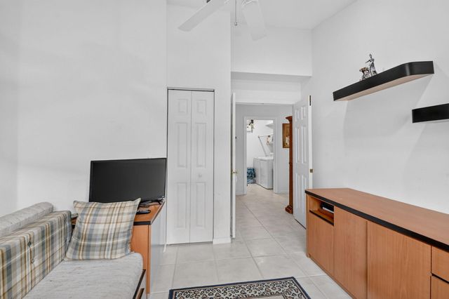 6649 Sun River Road, Boynton Beach, FL 33437