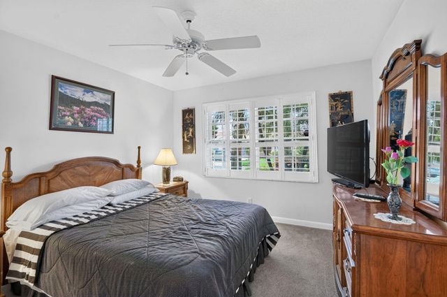 6649 Sun River Road, Boynton Beach, FL 33437