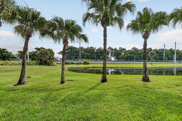 6649 Sun River Road, Boynton Beach, FL 33437