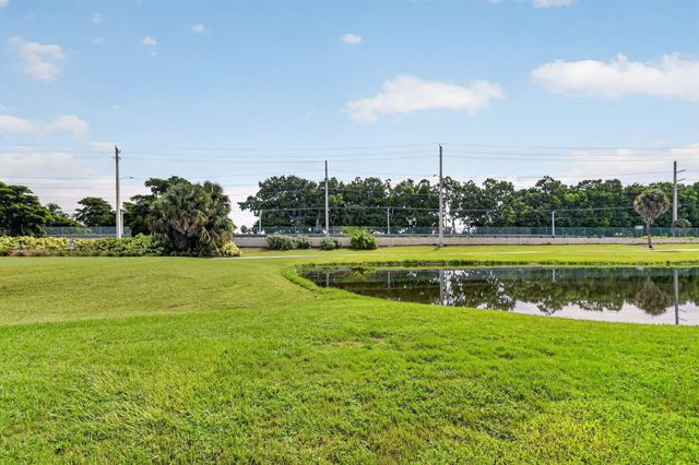 6649 Sun River Road, Boynton Beach, FL 33437