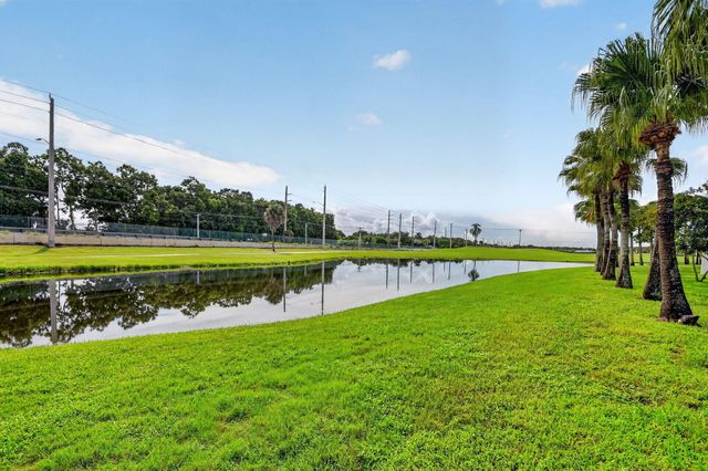 6649 Sun River Road, Boynton Beach, FL 33437