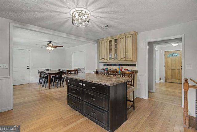 576 Cross Plains Road, Carrollton, GA 30116