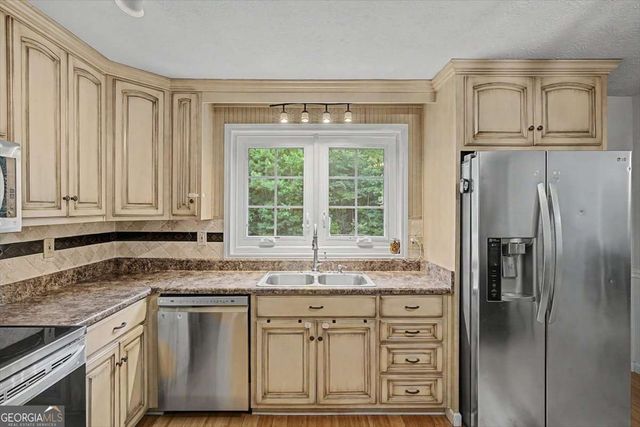 576 Cross Plains Road, Carrollton, GA 30116