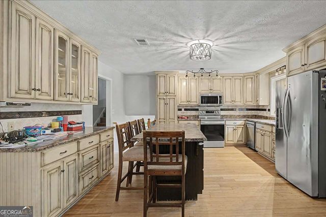 576 Cross Plains Road, Carrollton, GA 30116